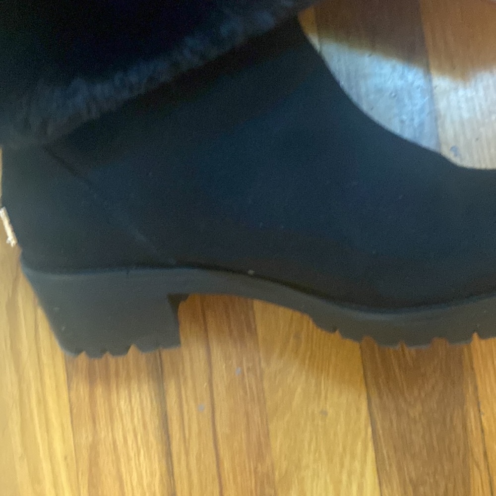 Boots - Picture 4 of 7